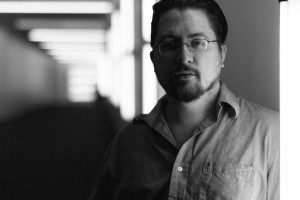 MediaKit_AuthorPhoto_OfGodsAndMadness